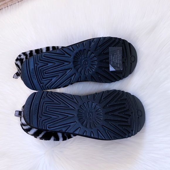 UGG Fluff Mini Quilted Zebra Black & White Boots - Picture 8 of 8